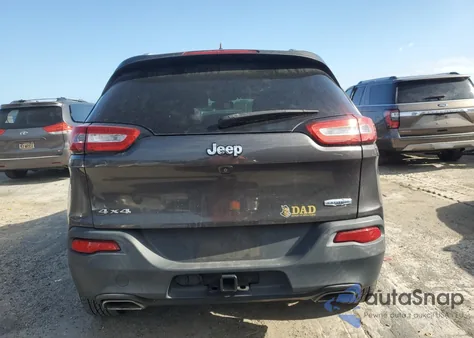 2015 Jeep Cherokee Latitude z USA, uszkodzony, nr VIN 1C4PJMCS7FW578568